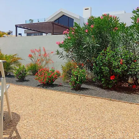 Buganvillas 77 *